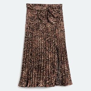 NWT Skies are Blue Leopard print pleated midi skirt - XL